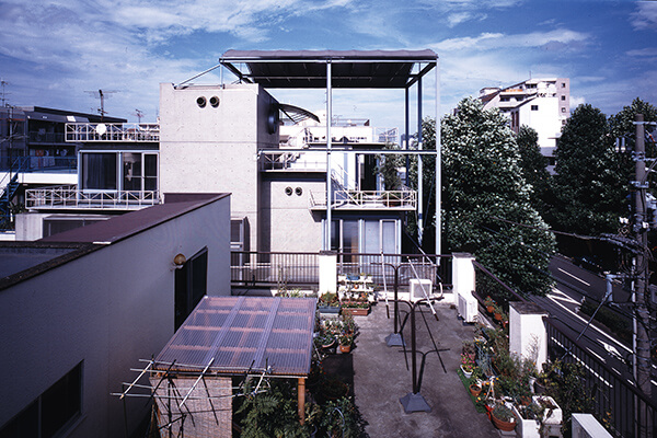 「GAZEBO」住宅以開敞露臺與屋頂花園，增加鄰里互動。